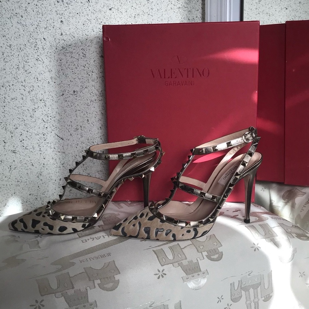 Valentino Slingback Pump in Leopard